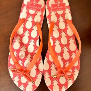 Vera Bradley flip flops